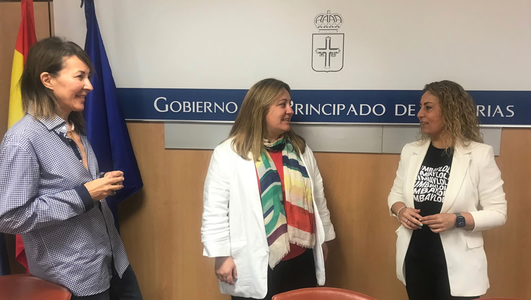 30-05-2022. La consejera de Educación se ha reunido con la alcaldesa de Lena