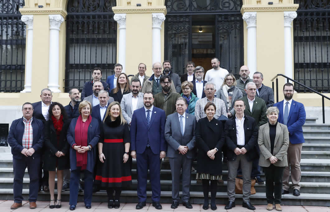 29-01-2024. Barbón da el pistoletazo de salida a les escuelines, “un proyecto que sitúa a Asturias a la vanguardia de España en el desarrollo de la educación infantil” 29-01-2024. Barbón da el pistoletazo de salida a les escuelines, “un proyecto que sitúa a Asturias a la vanguardia de España en el desarrollo de la educación infantil”