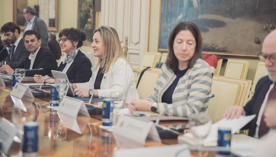 31-01-2024. Educación defiende en Madrid limitar el uso de móviles a las actividades pedagógicas desde Secundaria